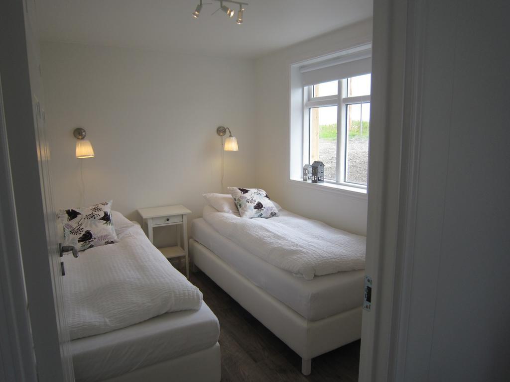 Apartment By The Sea Hofn Room photo